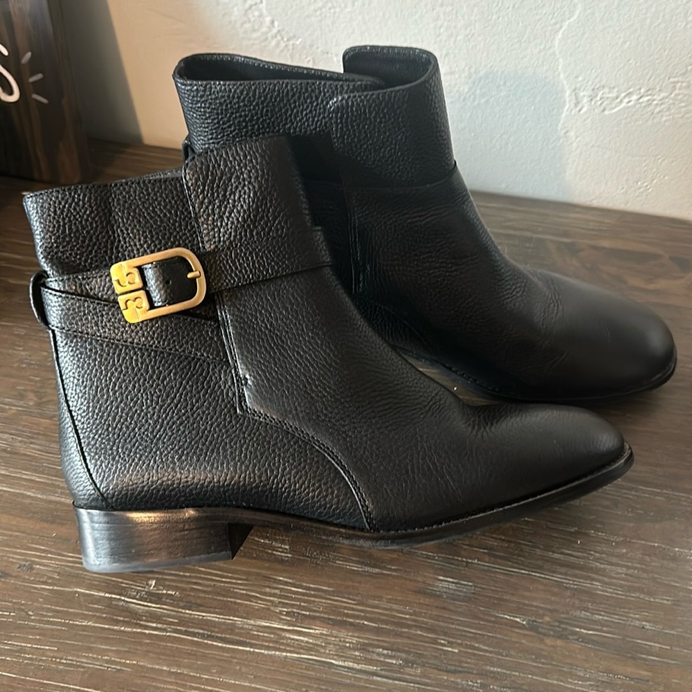 Tory Burch Leather Pebbles boots